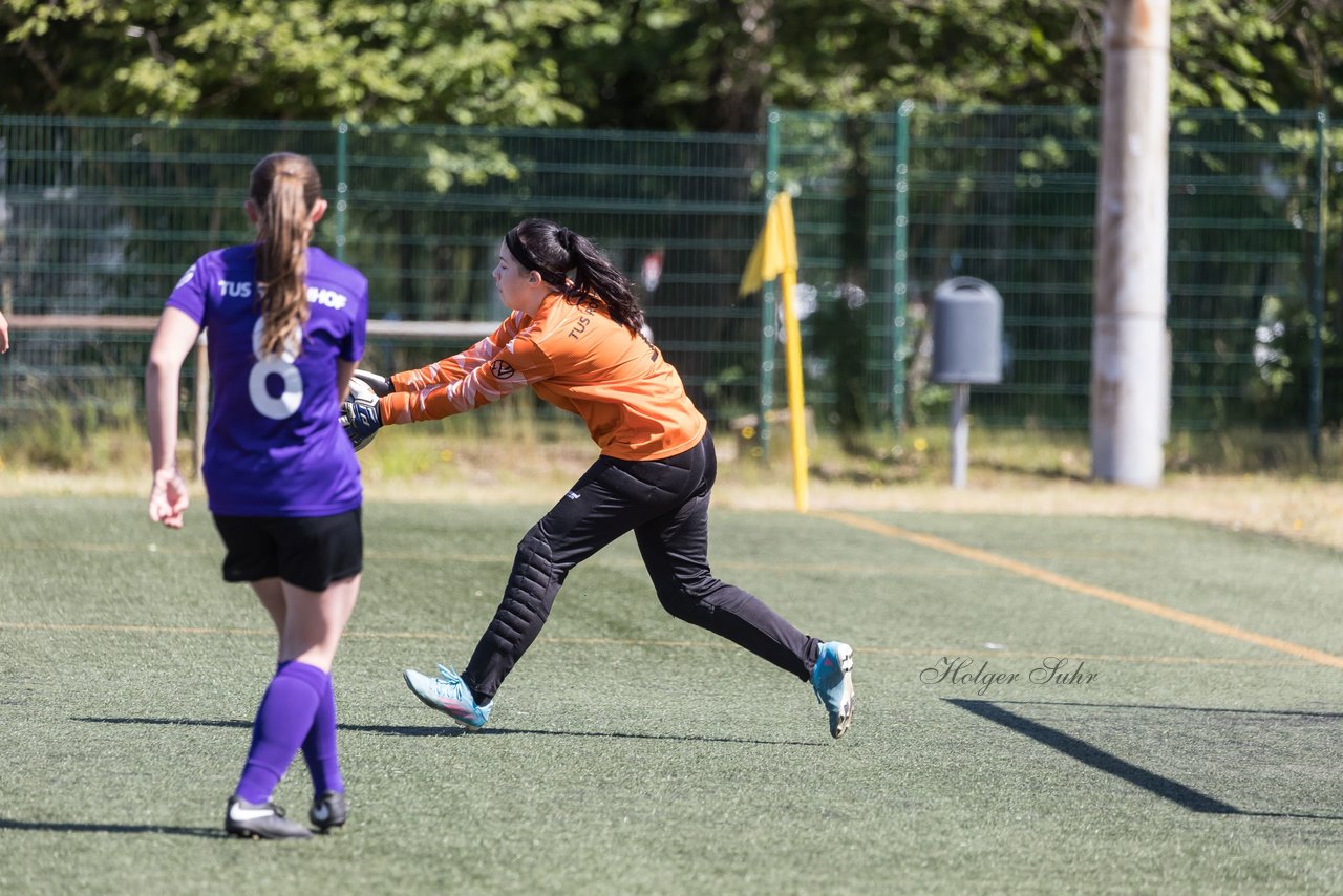 Bild 97 - wBJ SV Henstedt Ulzburg - TuS Rotenhof : Ergebnis: 12:0